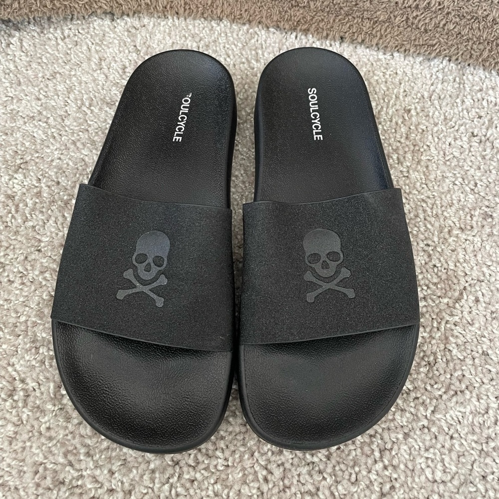 SoulCycle Legend Black Skull Sparkle Women NEW